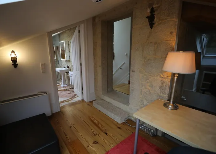 Tower Junior Queen At Casa Dos Macieis, Camino Santiago Direct Access & Optional Agritourism Maison d'hôtes