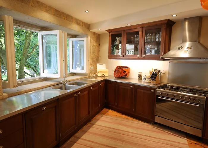 Tower Junior Queen At Casa Dos Macieis, Camino Santiago Direct Access & Optional Agritourism 4* Facha