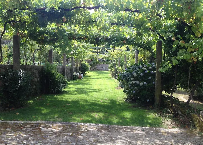 Maison d'hôtes Tower Junior Queen At Casa Dos Macieis, Camino Santiago Direct Access & Optional Agritourism