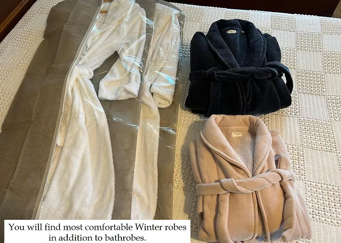 Maison d'hôtes Tower Junior Queen At Casa Dos Macieis, Camino Santiago Direct Access & Optional Agritourism